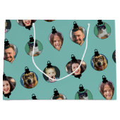 Kerstfeest Funny Family Foto: Ornaments Groot Cadeauzakje (Voorkant)