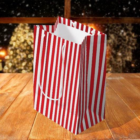 Kerstfeestdag Eenvoudig rood gestreept feestelijk Medium Cadeauzakje