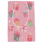 Kerstfeestdag met roze Cadeaus in de kleur Cute &  Medium Cadeauzakje (Voorkant)