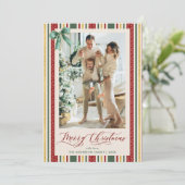 Kerstfoto met vintage strepen, rode groene strik v feestdagenkaart (Staand voorkant)