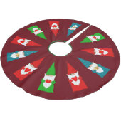 Kerstgnomen op Bourgogne Red Kerstboom Rok (Gekanteld)