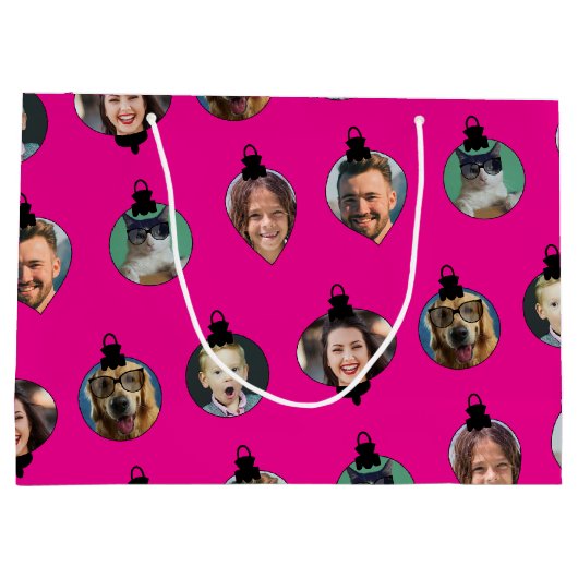 Kerstgrappige familie foto's in roze versieringen groot cadeauzakje (Achterkant)