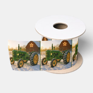 Kerstgroene tractor met gloeiende lichten lint