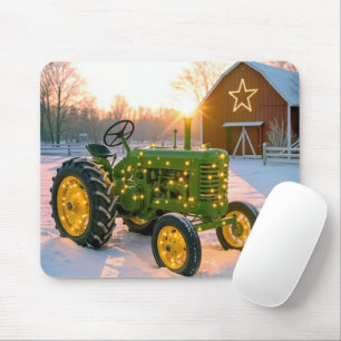 Kerstgroene vintage tractor met kerstlicht muismat