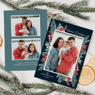 Kerstgroet foto met hulst en groenblijvende takken feestdagenkaart