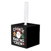 Kerstkerst kerstmis met koekjesbakkerij kubus ornament (Voorkant hoekig)