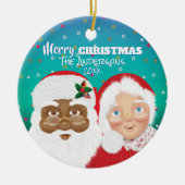 KerstKerstman en mevrouw Claus Biraciale Kerstmis Keramisch Ornament (Voorkant)