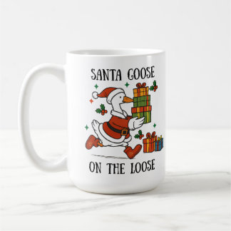 Kerstkip in een loslopende kerstpak koffiemok