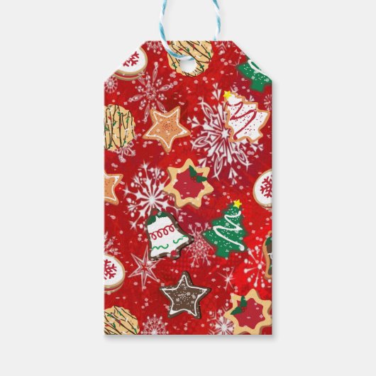 Kerstkoekjes en sneeuwvlokken op rood cadeaulabel (Voorkant)
