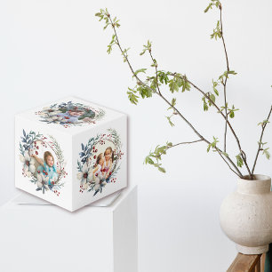 Kerstkrans met bessen en bloemen foto kubus