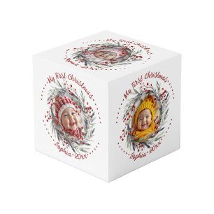 Kerstkrans met rode bessen foto kubus