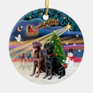 Kerstmagie - Labradors (zwart + chocolade) Keramisch Ornament