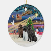 Kerstmagie - Newfoundland (DRIE) Keramisch Ornament (Links)