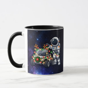 Kerstman astronaut versiert een maanauto mok