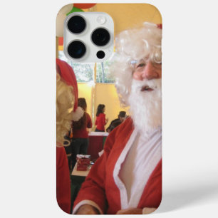 Kerstman en mevrouw Claus Kerstviering - Feestelij iPhone 15 Pro Max Hoesje