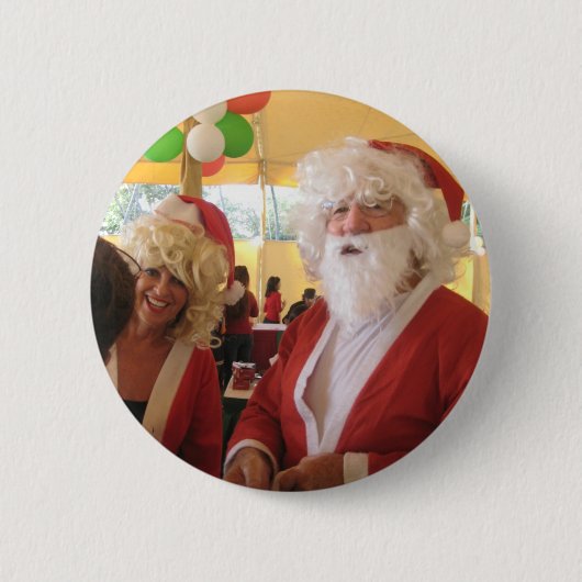 Kerstman en mevrouw Claus Kerstviering - Feestelij Ronde Button 5,7 Cm (Voorkant)