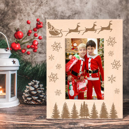 Kerstman en rendier sneeuwvlokken en bomen gegraveerde lijstjes