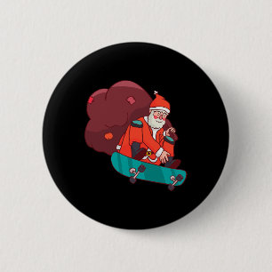 Kerstman op skateboard grappig kerstcadeau ronde button 5,7 cm