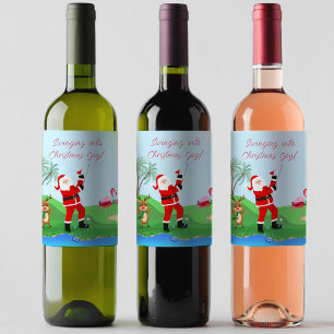 Kerstman speelt buiten het water met Martini-feest Wijn Etiket