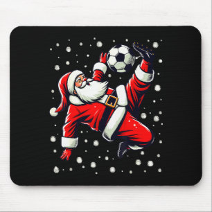 Kerstman speelt voetbal omgekeerde schaarbeweging, muismat