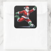 Kerstman voetbalt buiten vierkante sticker (Tas)