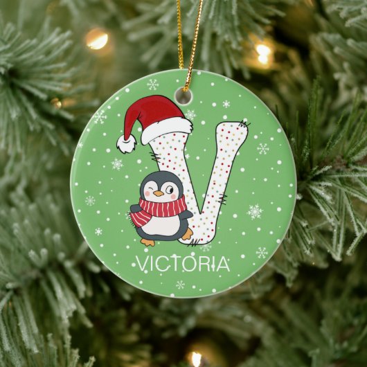 Kerstmis Alphabet V Santa Hat Penguin Sneeuwvlok Keramisch Ornament (Boom)