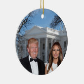 Kerstmis: Donald en Melania Keramisch Ornament (Rechts)