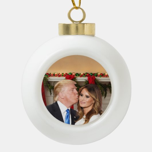 Kerstmis: Donald en Melania Keramische Bal Ornament (Voorkant)