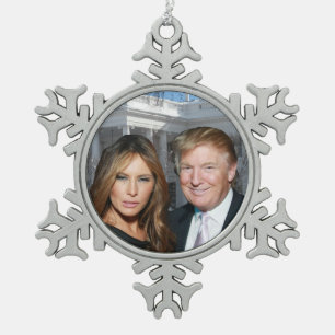 Kerstmis: Donald en Melania Tin Sneeuwvlok Ornament
