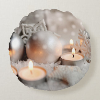 Kerstmis en advent-decoratie rond kussen