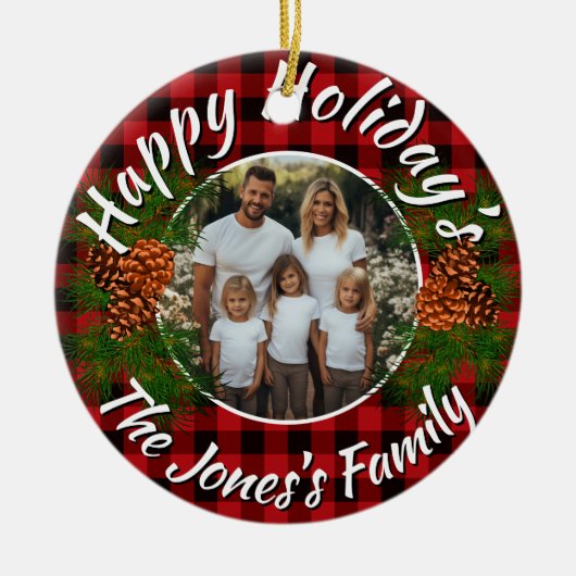 Kerstmis gepersonaliseerde foto rode plaid pinecon keramisch ornament (Voorkant)
