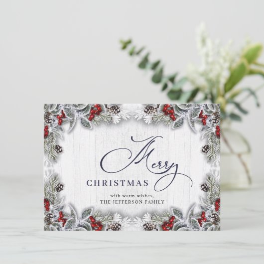 Kerstmis Holly Berry Pine Rustic Wood Greeting Feestdagenkaart (Staand voorkant)