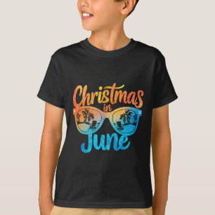 Kerstmis in juni Zonnebril Grappige Zomervakantie T-shirt