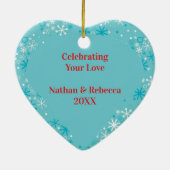 Kerstmis is Love Snowflake Personalized Keramisch Ornament (Achterkant)