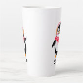 Kerstmis Jolly Pinguïn in Sjaal met Oorkappen Latte Mok (Voorkant)