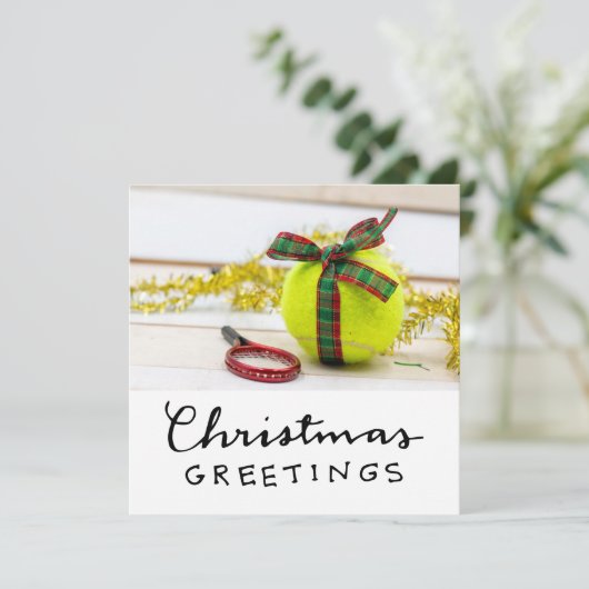 Kerstmis met tennisbal en racket feestdagenkaart (Staand voorkant)