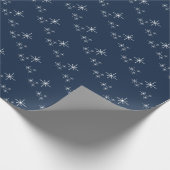 Kerstmis Sneeuwvlokken Winterpatroon Marine Blauw Cadeaupapier (Hoek)