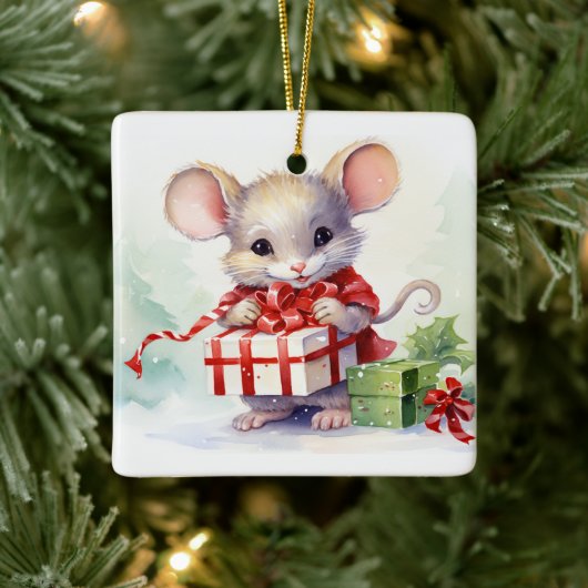 Kerstmuis met cadeau keramisch ornament (Boom)