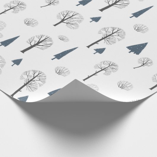 Kerstpatroon blauw, zwarte bomen op wit cadeaupapier (Hoek)