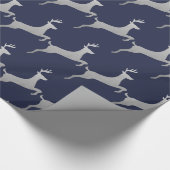 kerstpatroon van Navy Blue Silver Reindeers Cadeaupapier (Hoek)