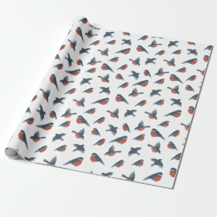 Kerstpatroon van rode roodborst vogels op wit cadeaupapier