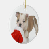 kerstpuppy: Engelse bulledog Puppy Keramisch Ornament (Rechts)