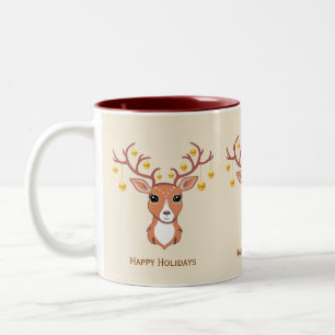 Kerstreindeer-versiering met kerstballen tweekleurige koffiemok