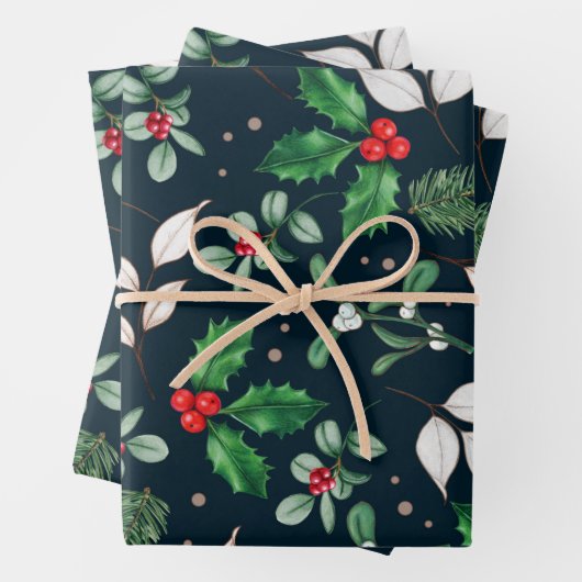 Kerstrode bessen en groene bladeren inpakpapier vel (In situ)