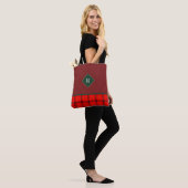 kerstrood en groen gepantserd met tartan monogramm draagtas (Op model)