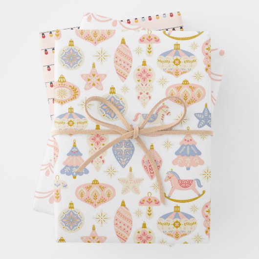 Kerstroze Rocking Horse Bauble Light Pattern Inpakpapier Vel (In situ)