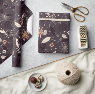 Kerstsierannen, kegels, donkergrijs gekleurde zure cadeaupapier