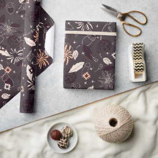 Kerstsierannen, kegels, donkergrijs gekleurde zure cadeaupapier