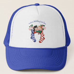 Kerstsokken met een vintage uitstraling en knuffel trucker pet