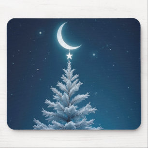 Kerstster bungelt van een halve maan muismat